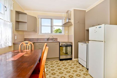 Photo of property in 92 Holland Road, Fairfield, Hamilton, 3214