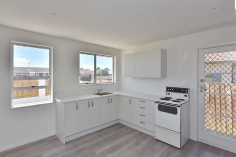 Photo of property in 17a Queenspark Drive, Parklands, Christchurch, 8083