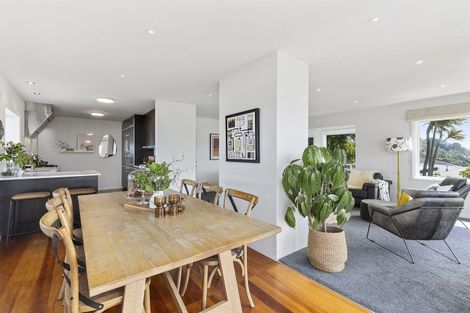 Photo of property in 22 Tai Paku Paku Road, Karaka Bays, Wellington, 6022