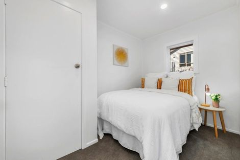 Photo of property in 2/45 Denbigh Avenue, Mount Roskill, Auckland, 1041