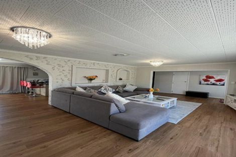 Photo of property in 80a Millbrook Road, Henderson, Auckland, 0612