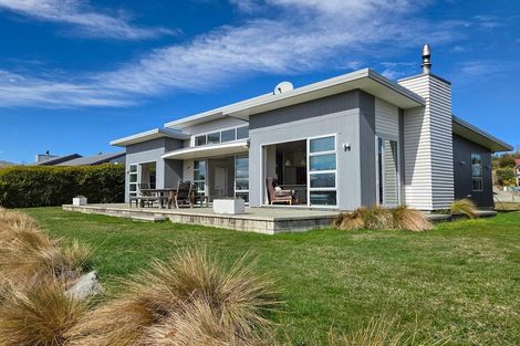 Photo of property in 8 Dwyer Place, Lake Tekapo, 7999