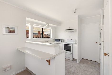 Photo of property in 2 Marwood Place, Mount Maunganui, 3116