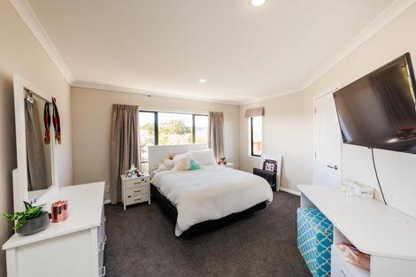 Photo of property in 15 Silkwood Place, Fitzherbert, Palmerston North, 4410