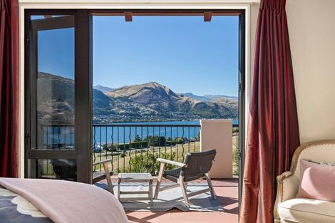 Photo of property in 17 Milward Place, Kelvin Heights, Queenstown, 9300