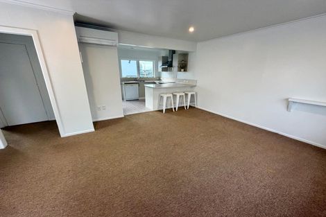 Photo of property in 2/405 Lake Road, Takapuna, Auckland, 0622