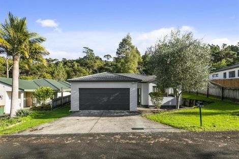 Photo of property in 37 Heathglen Place, Bayview, Auckland, 0629