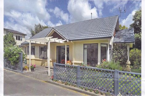 Photo of property in 14 Winston Avenue, Hokowhitu, Palmerston North, 4410
