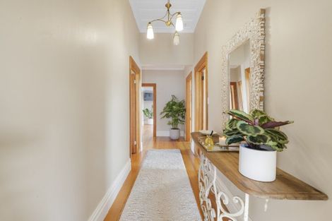 Photo of property in 72 Palmerston Road, Birkenhead, Auckland, 0626