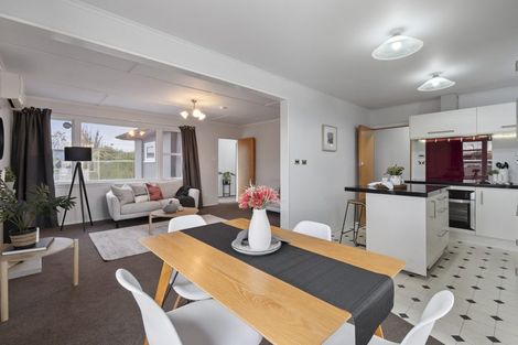 Photo of property in 17 Pembroke Street, Highbury, Palmerston North, 4412