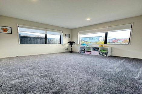 Photo of property in 8 Pakaraka Drive, Papakura, 2110