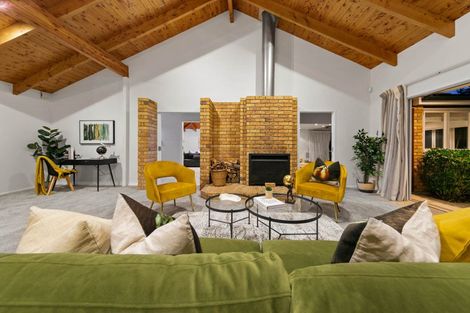 Photo of property in 18 Burgundy Park Avenue, Henderson, Auckland, 0612