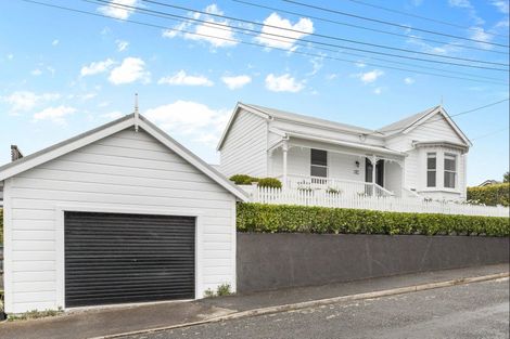 Photo of property in 32 Belt Road, Moturoa, New Plymouth, 4310
