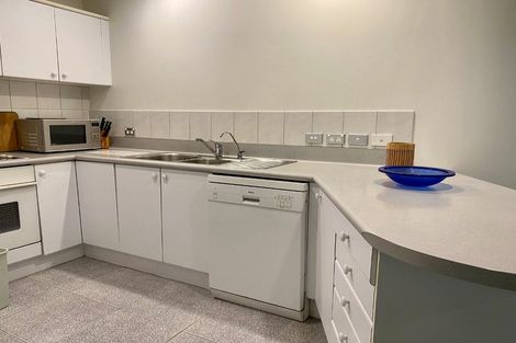 Photo of property in 16 Ander Place, Takapuna, Auckland, 0622