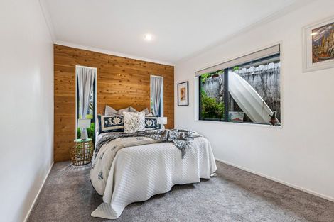 Photo of property in 10 Anchorite Way, Red Beach, 0932