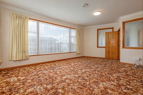 Photo of property in 8 Lowestoft Place, West End, Palmerston North, 4412