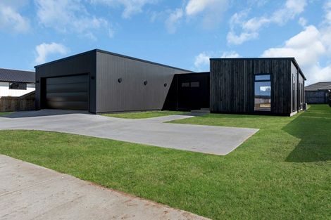 Photo of property in 25 Kapiakauri Road, One Tree Point, 0118