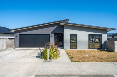 Photo of property in 100 Riverstone Drive, Riverstone Terraces, Upper Hutt, 5018