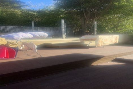 Photo of property in 22 Jenanne Place, Totara Vale, Auckland, 0629