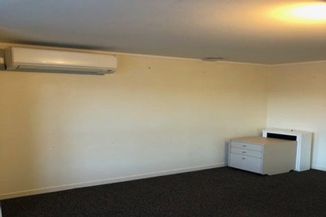 Photo of property in 82 Rolleston Street, Mount Cook, Wellington, 6021