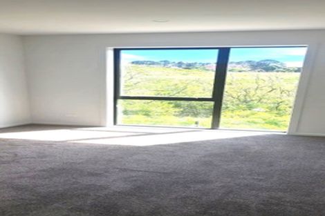 Photo of property in 30 Koreke Close, Kenepuru, Porirua, 5022