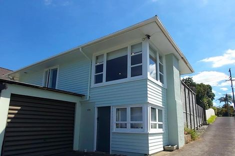 Photo of property in 35 Queen Mary Avenue, New Lynn, Auckland, 0600