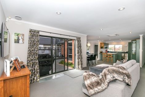 Photo of property in 30 Waiwherowhero Drive, St Andrews, Hamilton, 3200