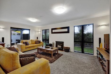 Photo of property in 28 Karamea Street, Whalers Gate, New Plymouth, 4310