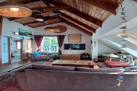 Photo of property in 102 Beach Road, Onerahi, Whangarei, 0110