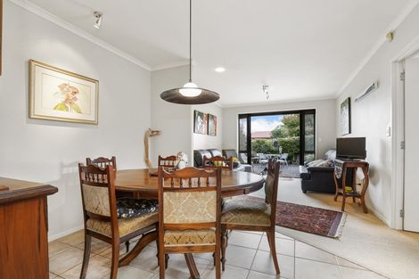 Photo of property in 1 Fencourt Place, Rototuna North, Hamilton, 3210