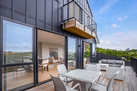 Photo of property in 40 Paparahi Place, Wainui, 0992