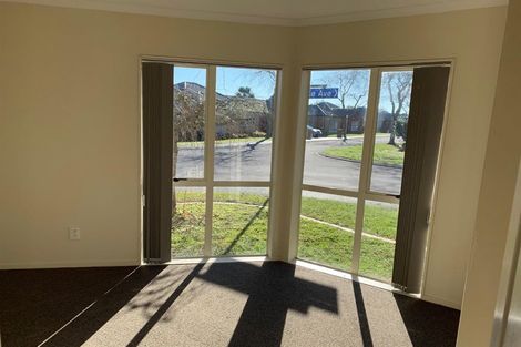 Photo of property in 10 Westvale Avenue, Ranui, Auckland, 0612