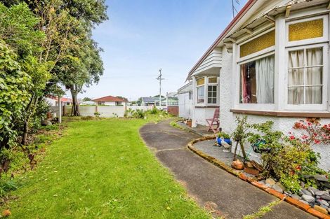Photo of property in 32 Norfolk Street, Patea, 4520