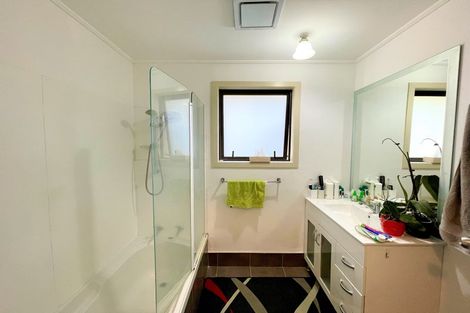 Photo of property in 14 Panzic Place, Glen Eden, Auckland, 0602