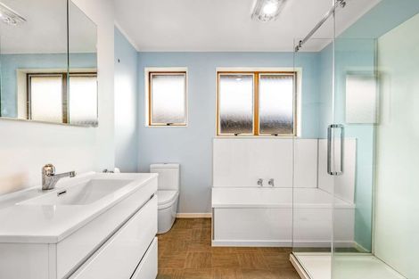 Photo of property in 131a Waikawa Road, Picton, 7220