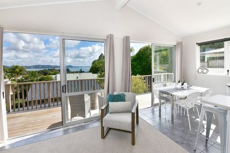 Photo of property in 214 Whangaparaoa Road, Red Beach, 0932