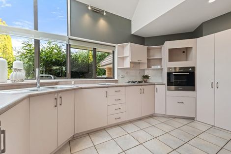 Photo of property in 2 Lantern Lane, Halswell, Christchurch, 8025