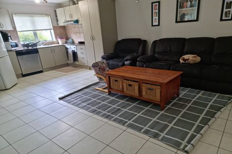 Photo of property in 6 Black Teal Close, Unsworth Heights, Auckland, 0632