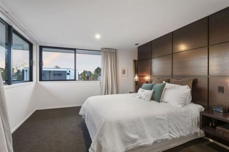 Photo of property in 64 Clyde Road, Ilam, Christchurch, 8041