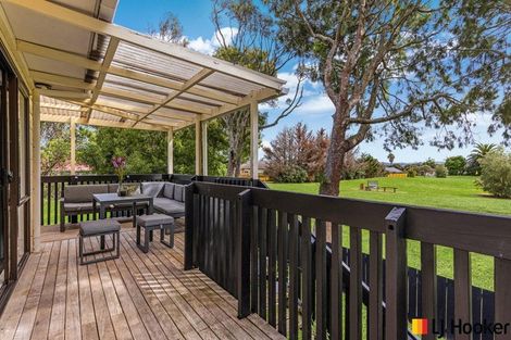Photo of property in 2/187 Carnoustie Drive, Wattle Downs, Auckland, 2103