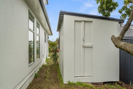 Photo of property in 6 Chadlington Avenue, Henderson, Auckland, 0612