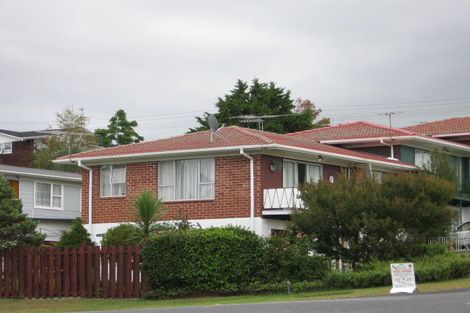 Photo of property in 1/3 Butterworth Drive, Glendene, Auckland, 0602