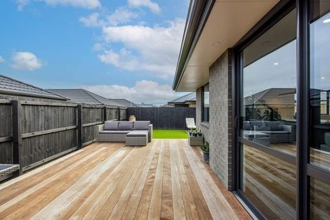 Photo of property in 8 Olearia Lane, Halswell, Christchurch, 8025