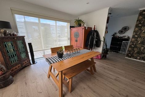 Photo of property in 20 Ambar Ridge Avenue, Massey, Auckland, 0614