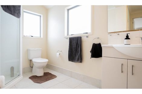 Photo of property in 11l Clearwater Cove, West Harbour, Auckland, 0618