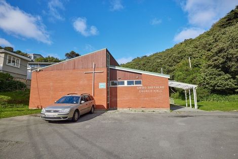 Photo of property in 90 Monorgan Road, Strathmore Park, Wellington, 6022