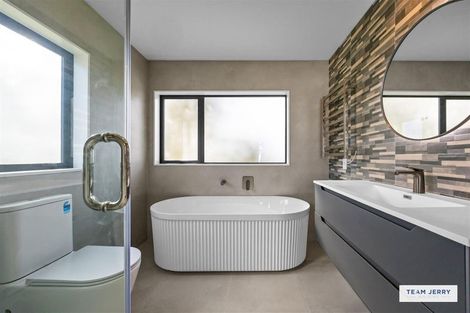 Photo of property in 339b Bucklands Beach Road, Bucklands Beach, Auckland, 2012