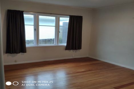 Photo of property in 73 Kervil Avenue, Te Atatu Peninsula, Auckland, 0610