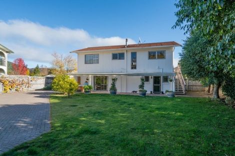 Photo of property in 14 Gibbs Place, Kinloch, Taupo, 3377