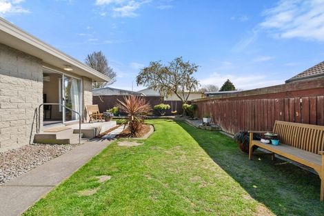 Photo of property in 2/12 Shannon Place, Belfast, Christchurch, 8051